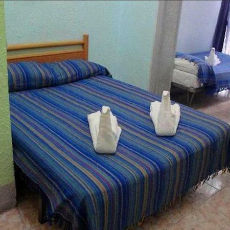 ברצלונה Hostal Eden מראה חיצוני תמונה