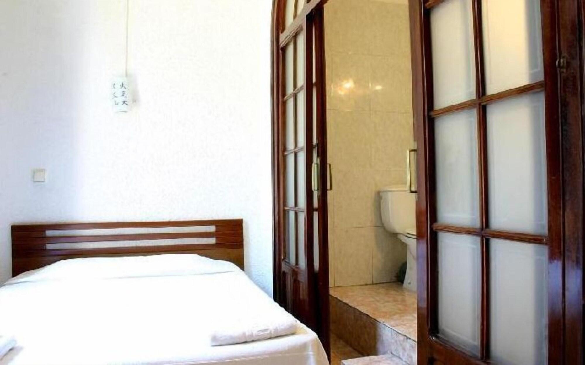 ברצלונה Hostal Eden מראה חיצוני תמונה