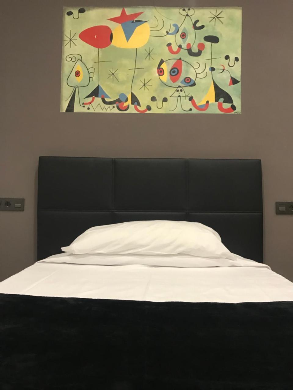 ברצלונה Hostal Eden מראה חיצוני תמונה