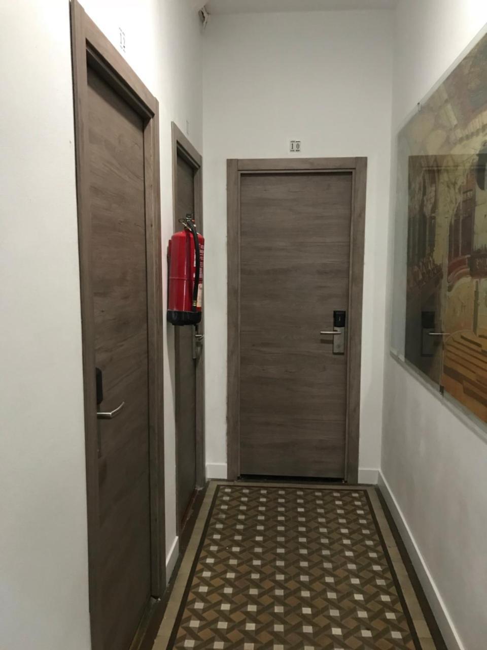 ברצלונה Hostal Eden מראה חיצוני תמונה